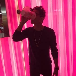 Meet your Posher, Adrian